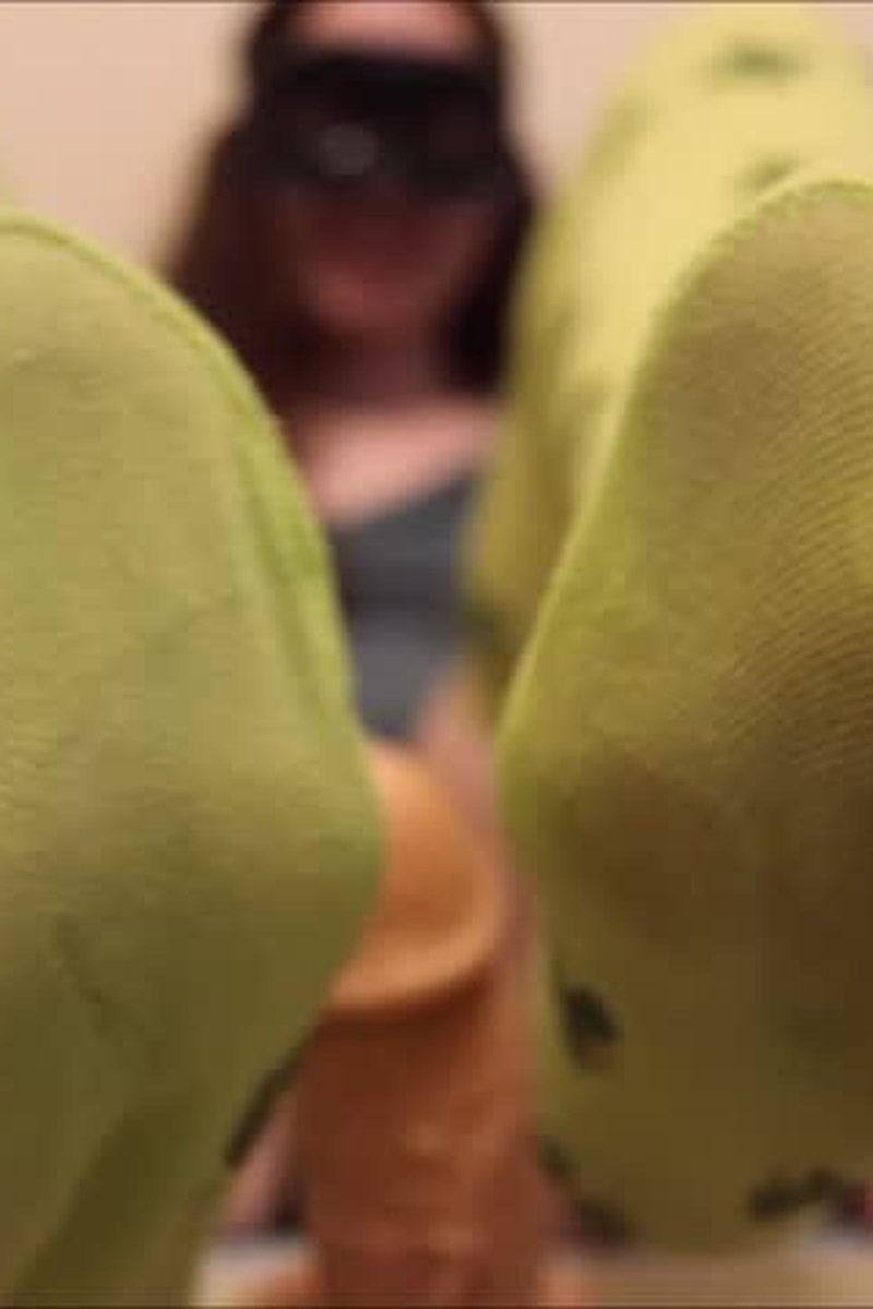 Footjob In Clover Nylon Thigh-Highs - Screenshot 1 of 4 - Butt Plug