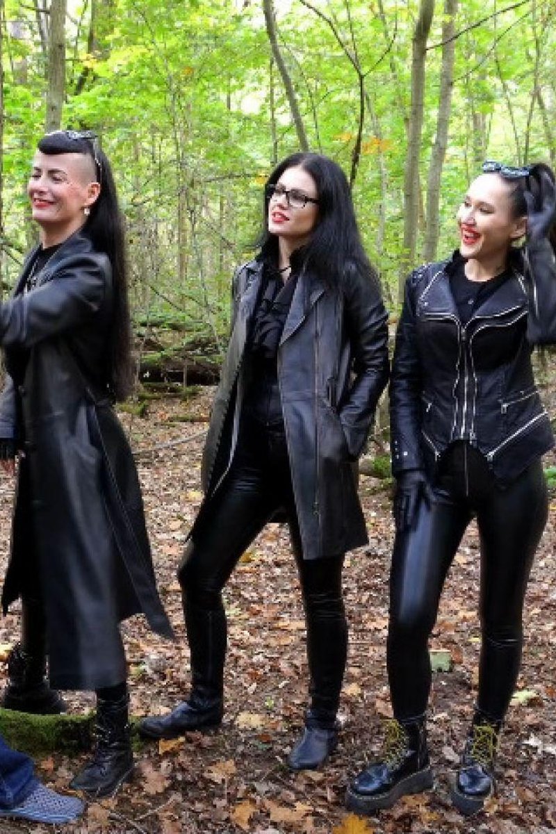 Face Slapping Mayhem - Screenshot 1 of 4 - BDSM