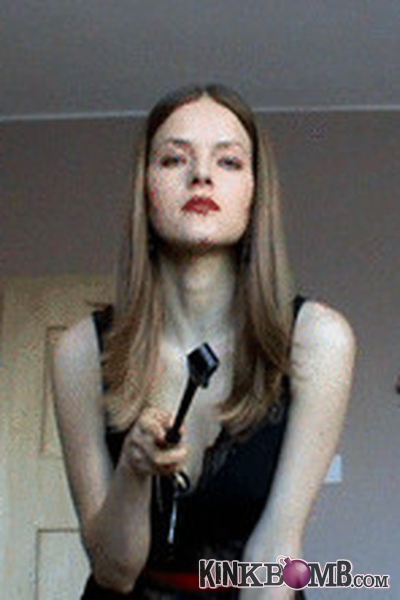 Beautiful Lady Suzanne: Beg Me to Let You Stop - Screenshot 1 of 4 - Masturbation