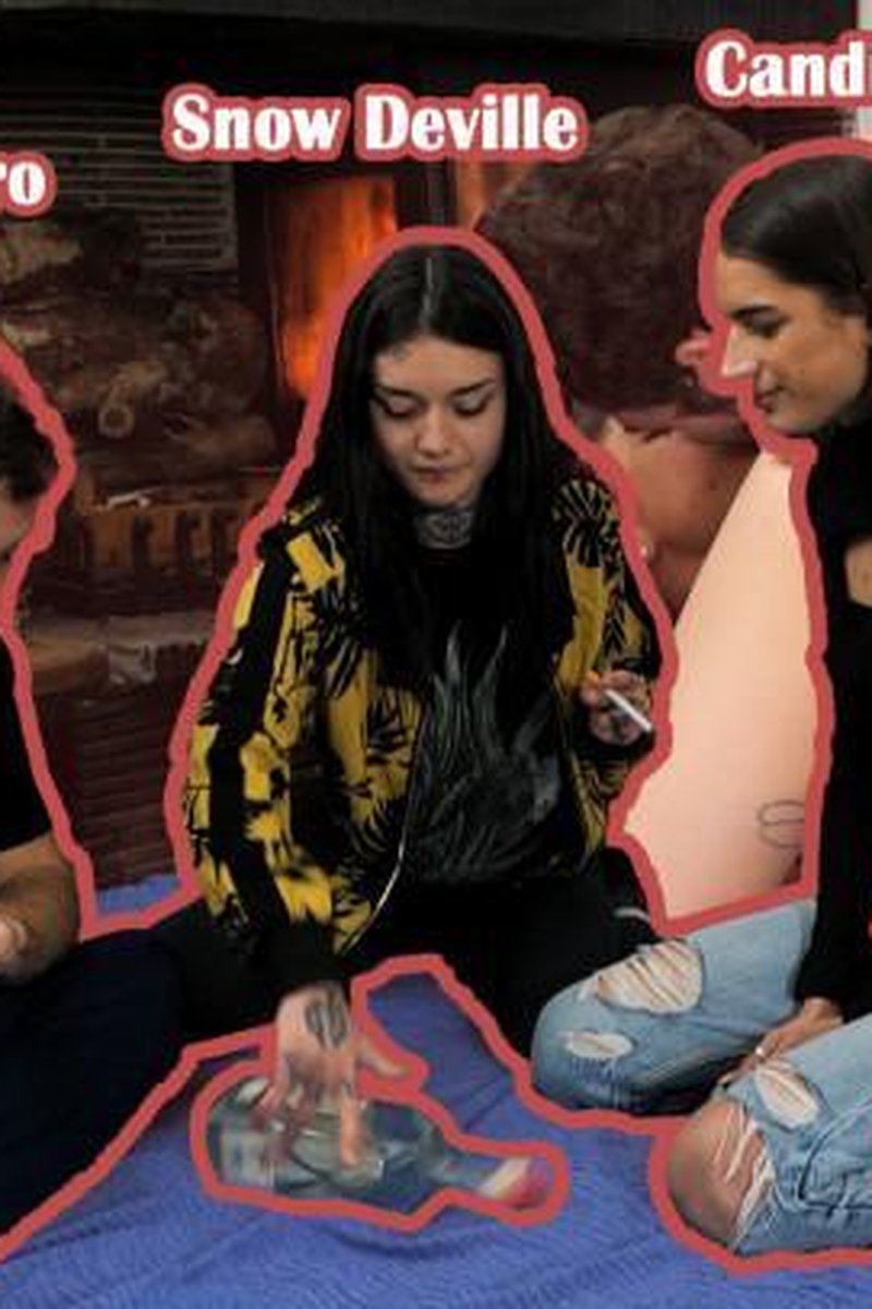 Action Ou Verite 3 - Screenshot 1 of 4 - Blowjob