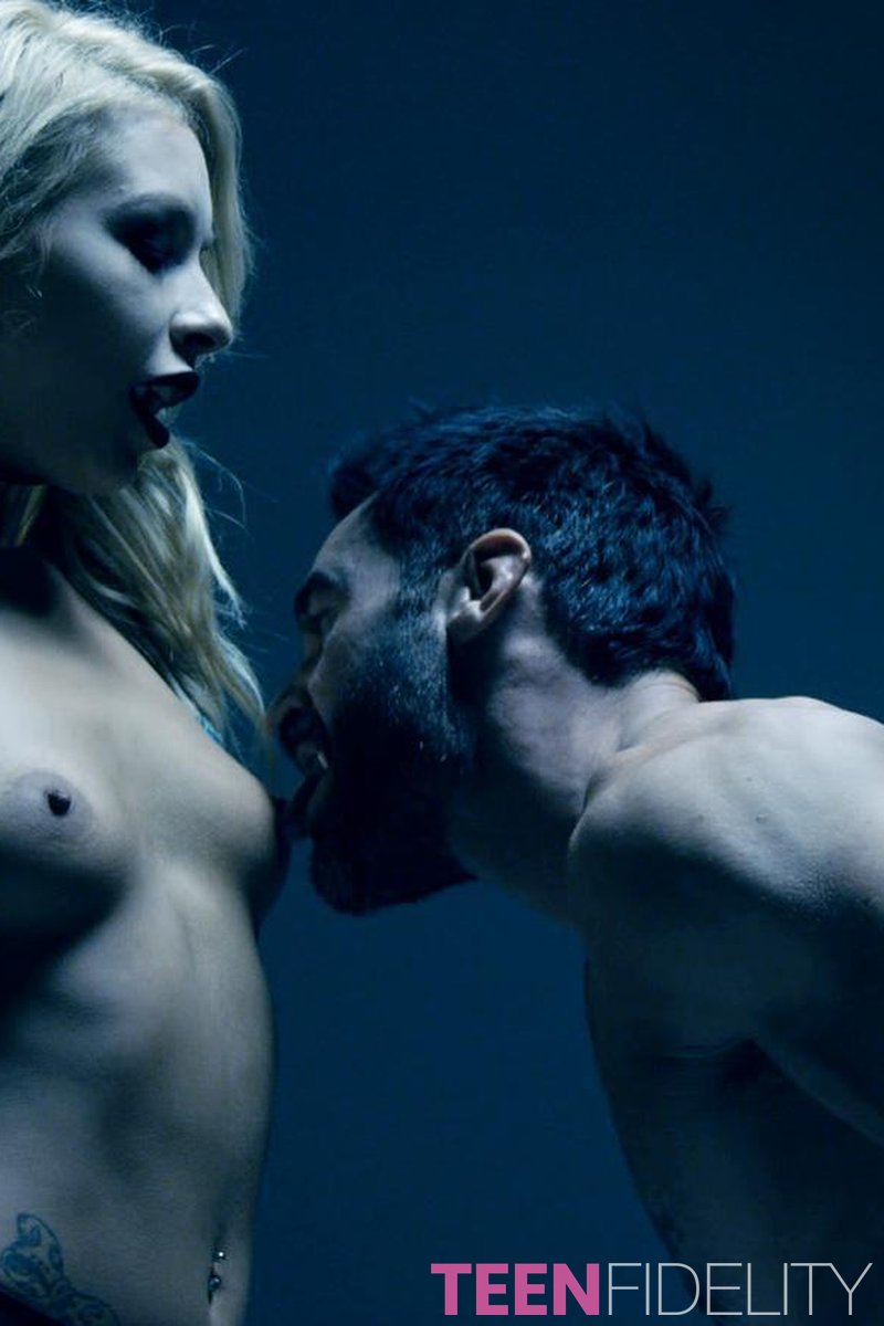 Dark Aura E290 - Screenshot 1 of 4 - Blowjob