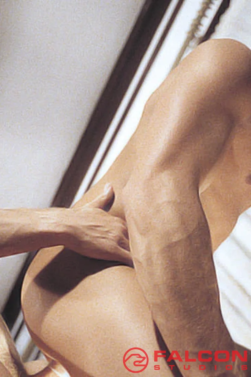 Sit Tight - Screenshot 1 of 4 - Anal