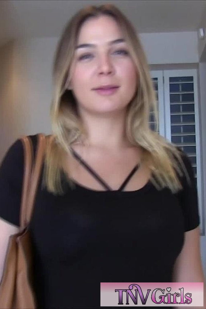 Charity Worker - Screenshot 1 of 4 - Medium Tits
