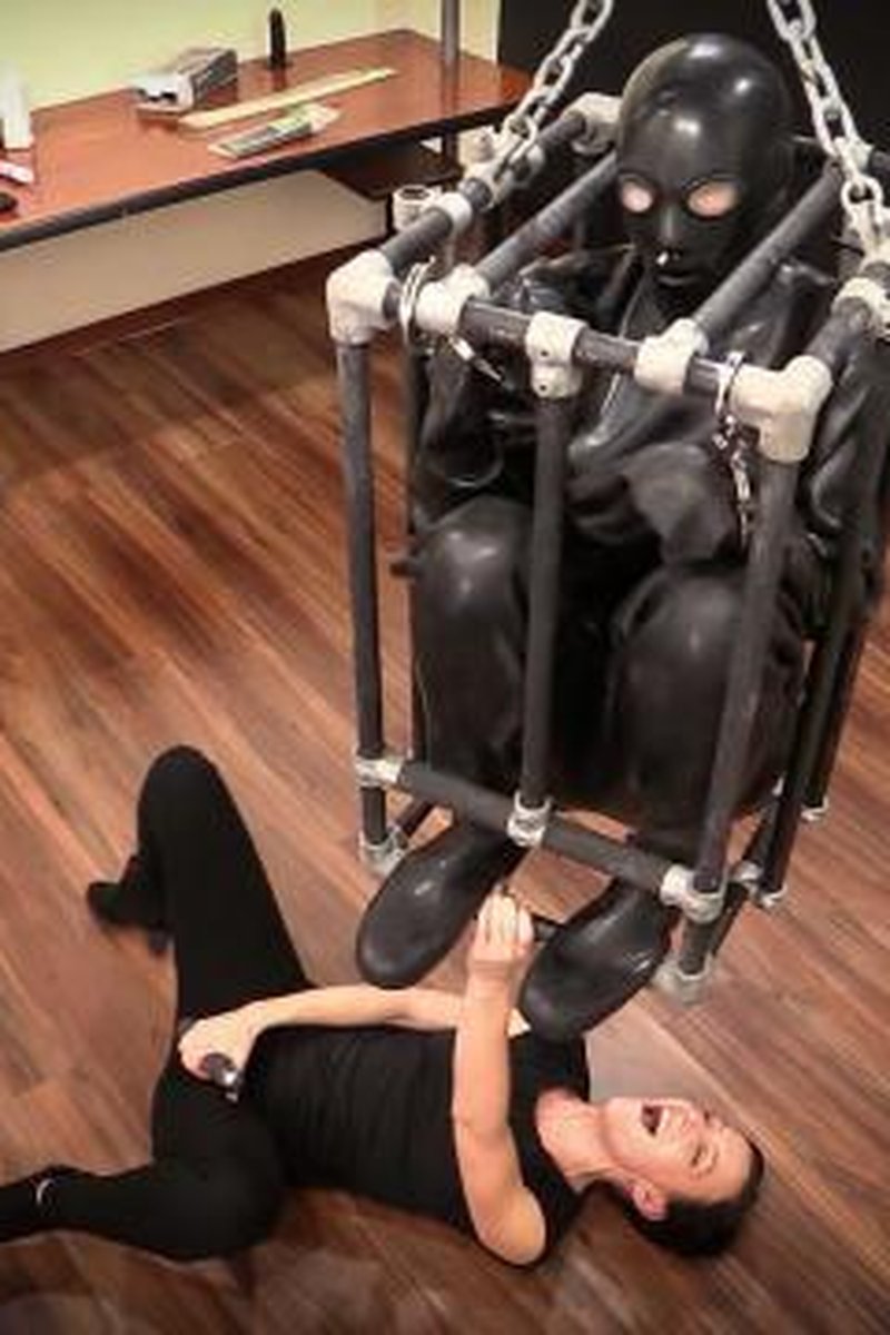 Rubberizing Rachel - Rachel Greyhound & Elise Graves - Screenshot 1 of 4 - Asphyxiation