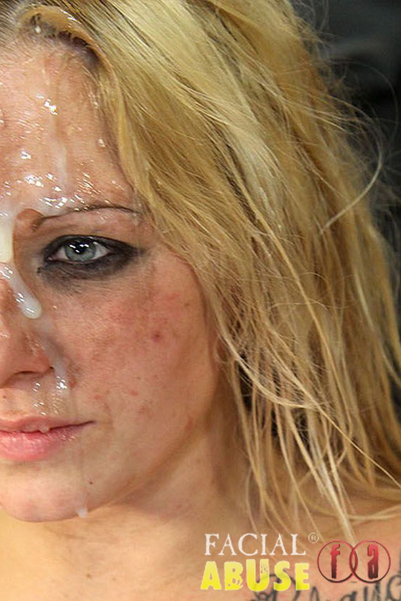 Tyler - Screenshot 1 of 4 - Blowjob