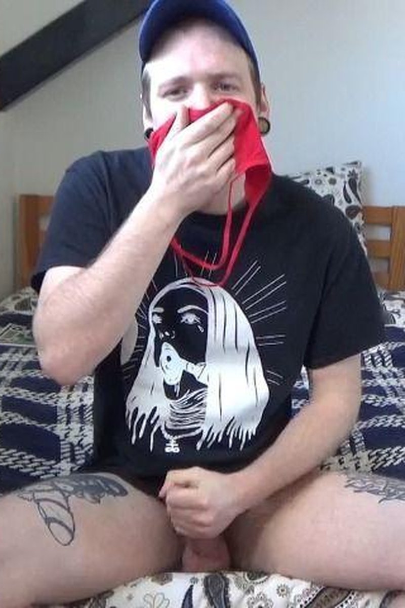 Roxy's Red Knickers - Screenshot 1 of 4 - Cumshot
