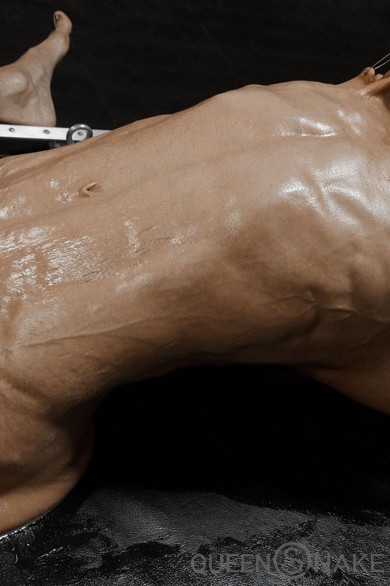 Stretched - Abby - Screenshot 1 of 4 - FBB