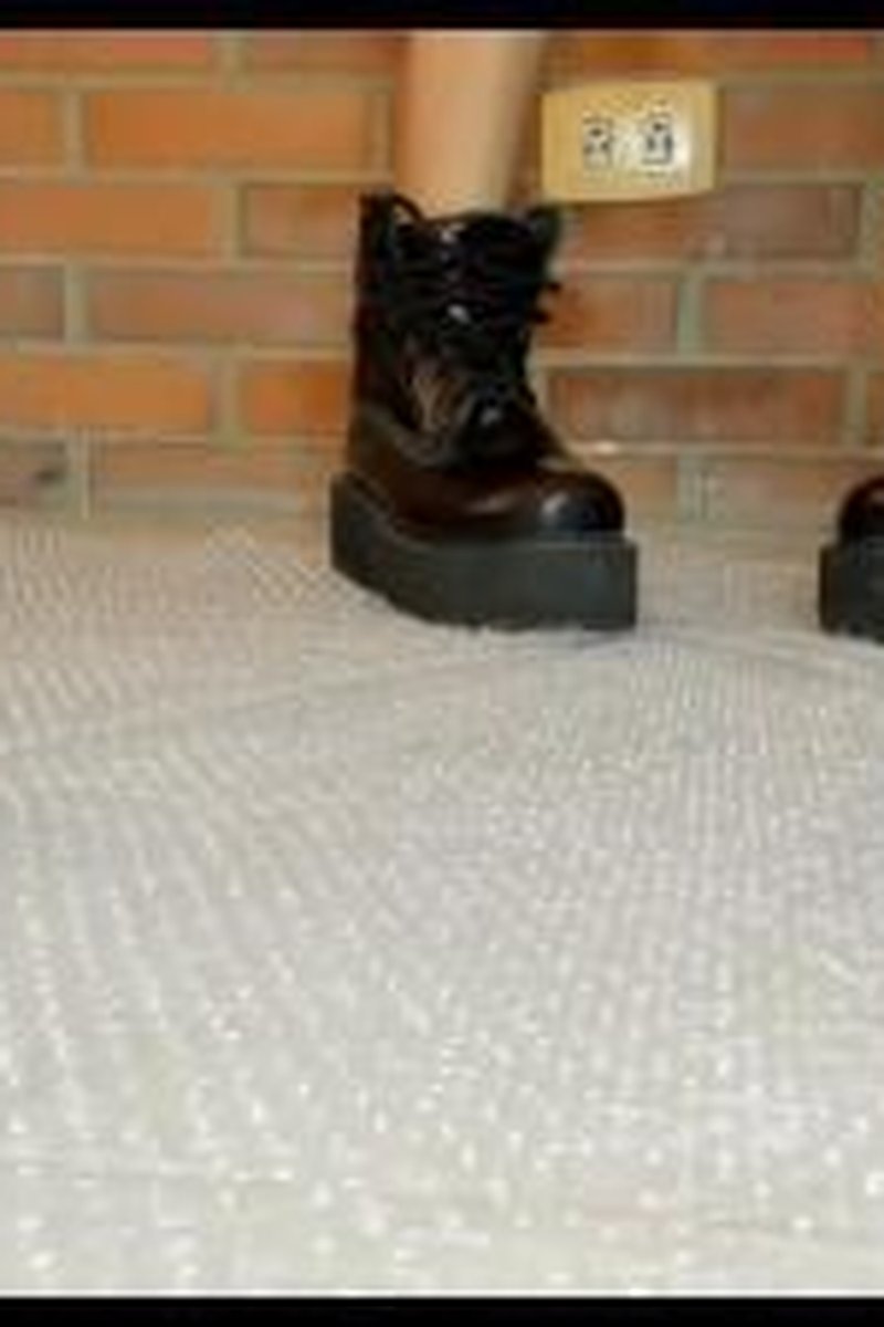 Feet And Body Playing With Bubble Wrap - Screenshot 1 of 4 - Boots