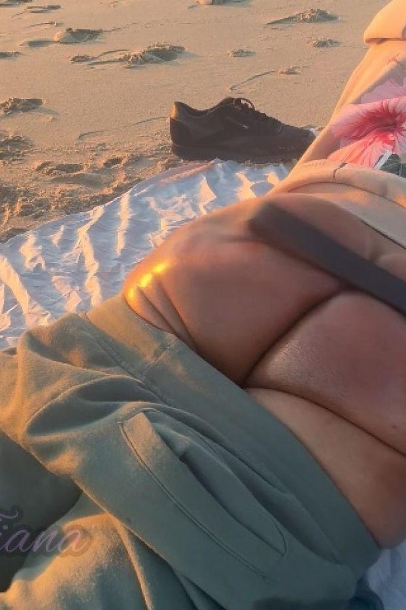 Beach Spanking - Screenshot 1 of 4 - Belt Spanking