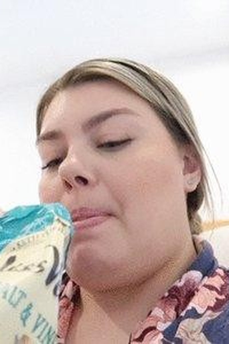 BBW Chloe: Snacking - Screenshot 1 of 4 - BBW