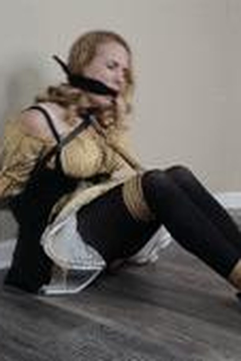 602 Pirate - Screenshot 1 of 4 - Bondage