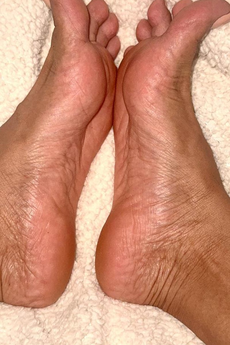 Clean Feets - Screenshot 1 of 4 - Foot Fetish
