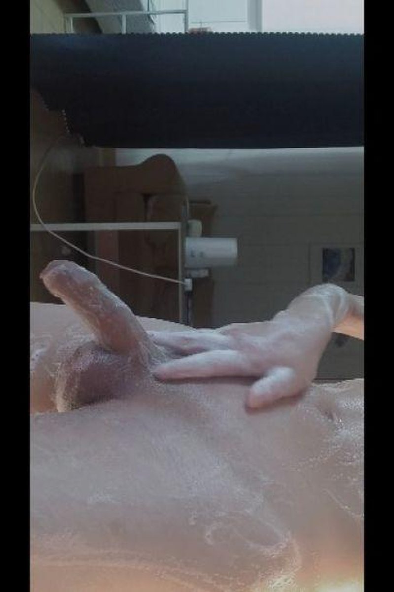 Boy Taking A Bath - Screenshot 1 of 4 - Shower