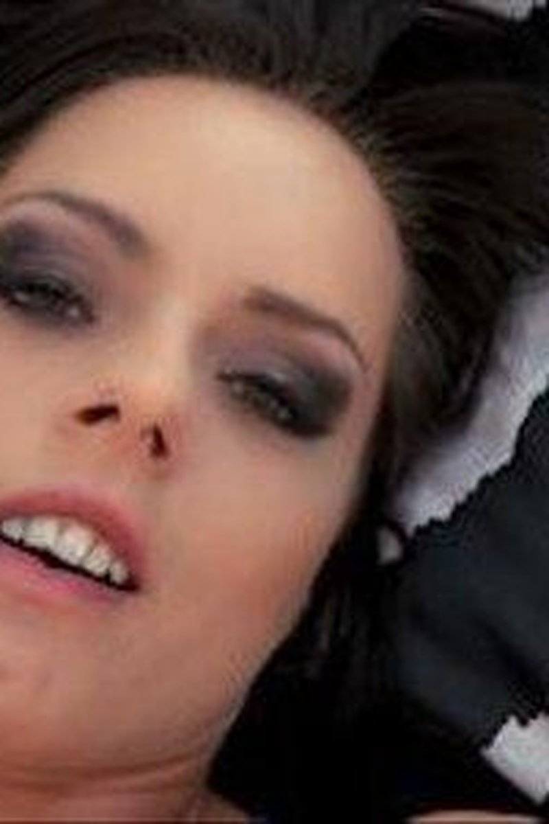 Kari: Fitness Model 12 (Mp 4 Version) - Screenshot 1 of 4