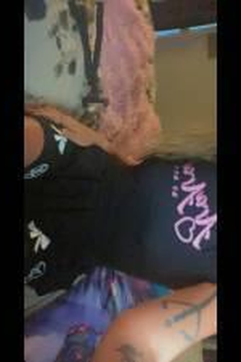 Sexy Full Striptease - Screenshot 1 of 4 - Cosplay