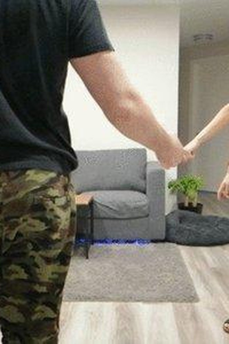 Authentic Romanian Ballbusting - Screenshot 1 of 4 - Extreme Ballbusting
