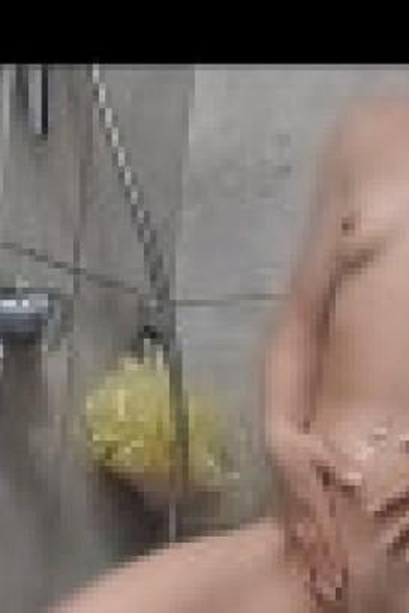 Shower - Screenshot 1 of 4 - Blonde Hair (Female)