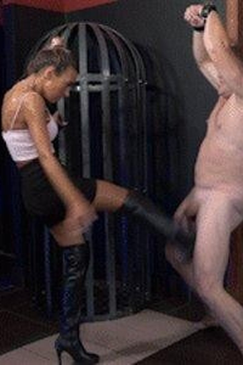 (Full HD) Mistress Natasha and Her Hard Kicks - Screenshot 1 of 4 - BDSM
