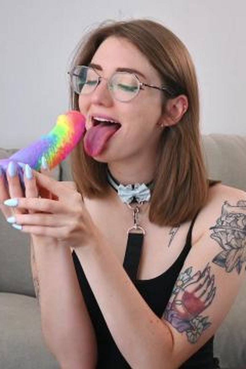 Deep Throat Training - Screenshot 1 of 4 - Blowjob