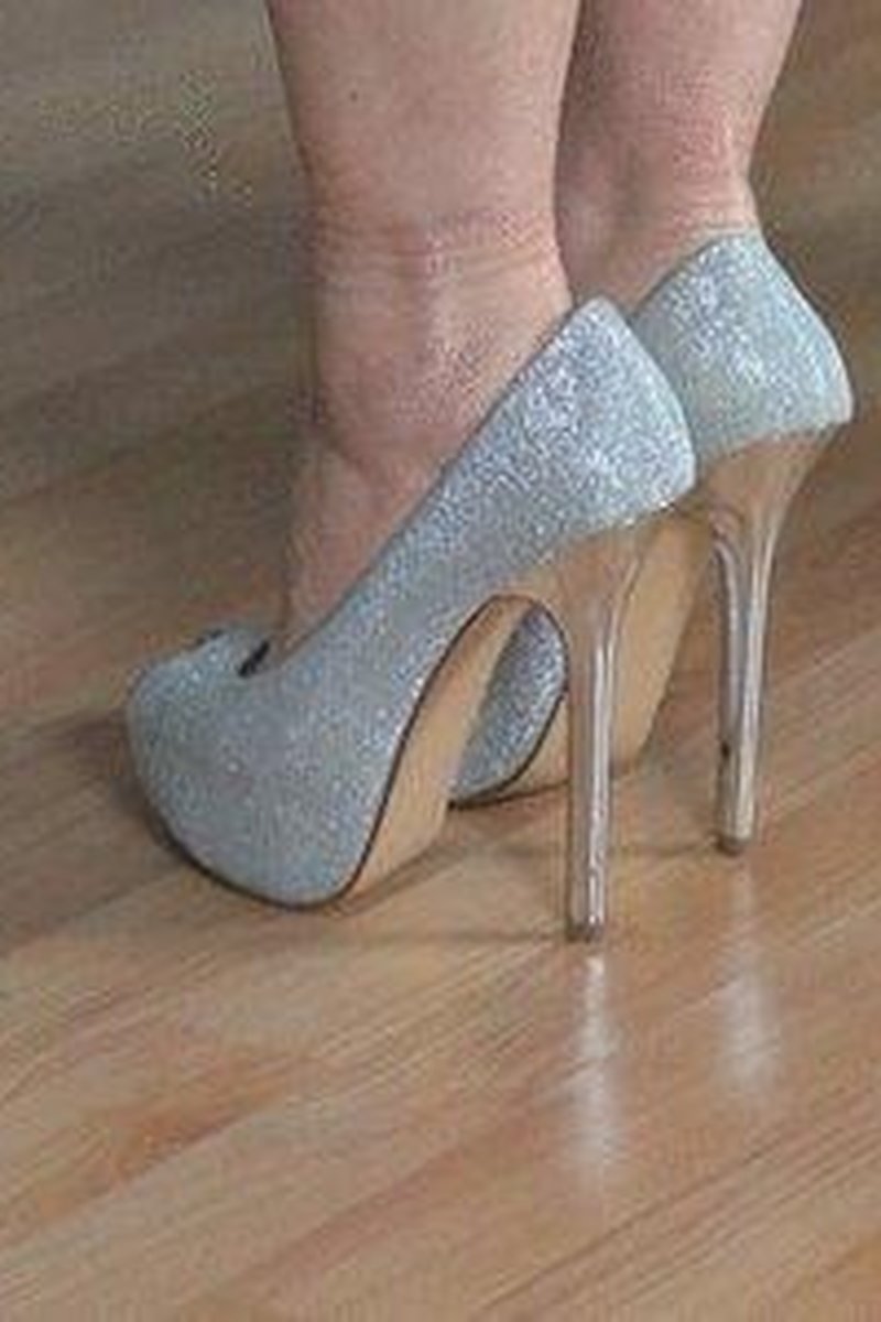 Taping - Screenshot 1 of 4 - BDSM