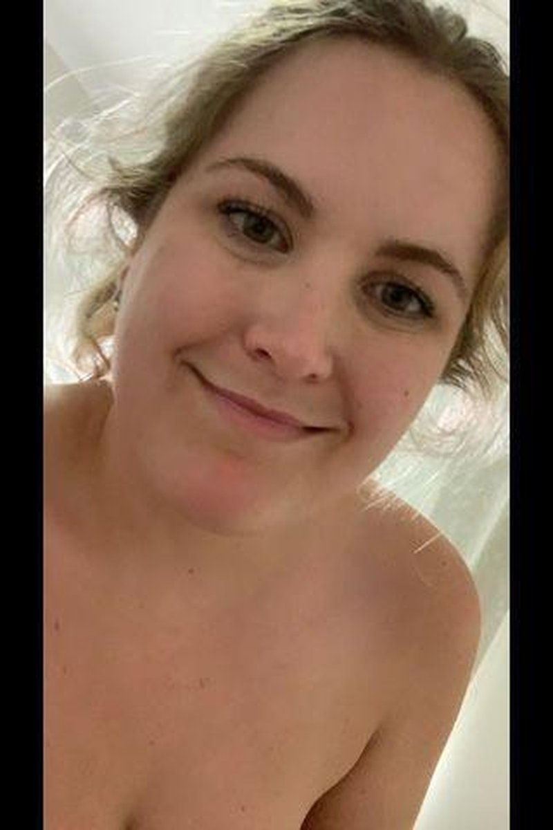 Weird Insertions - Screenshot 1 of 4 - Anal