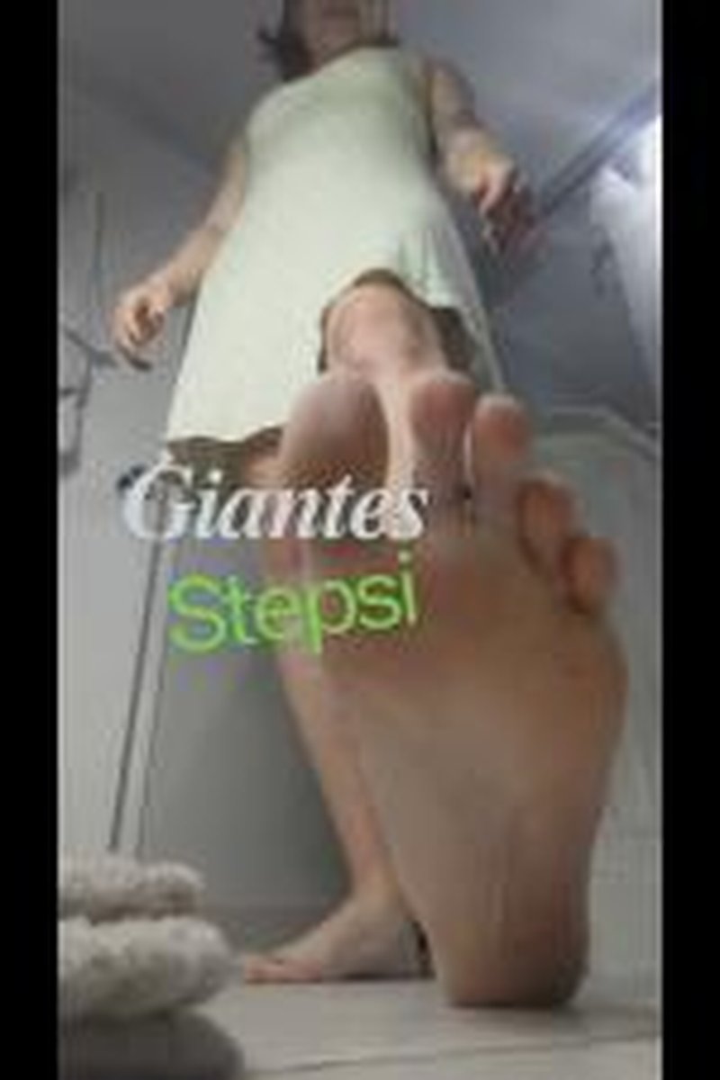 Giantess Stepsister - Screenshot 1 of 4 - Fetish