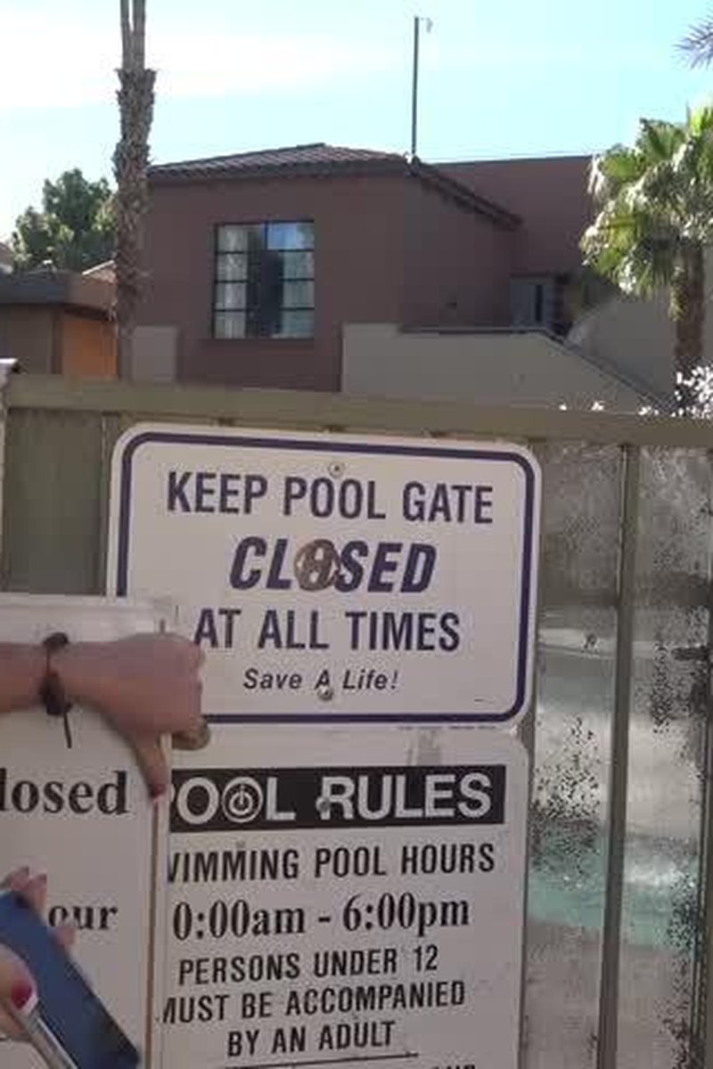 Pools Closed - Screenshot 1 of 4 - Anonymous Sex