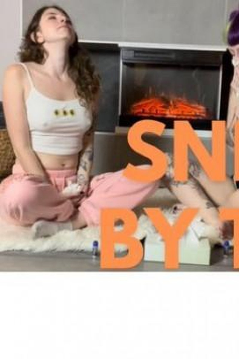 First Time Sneezing - Screenshot 1 of 4 - Alternative Girl