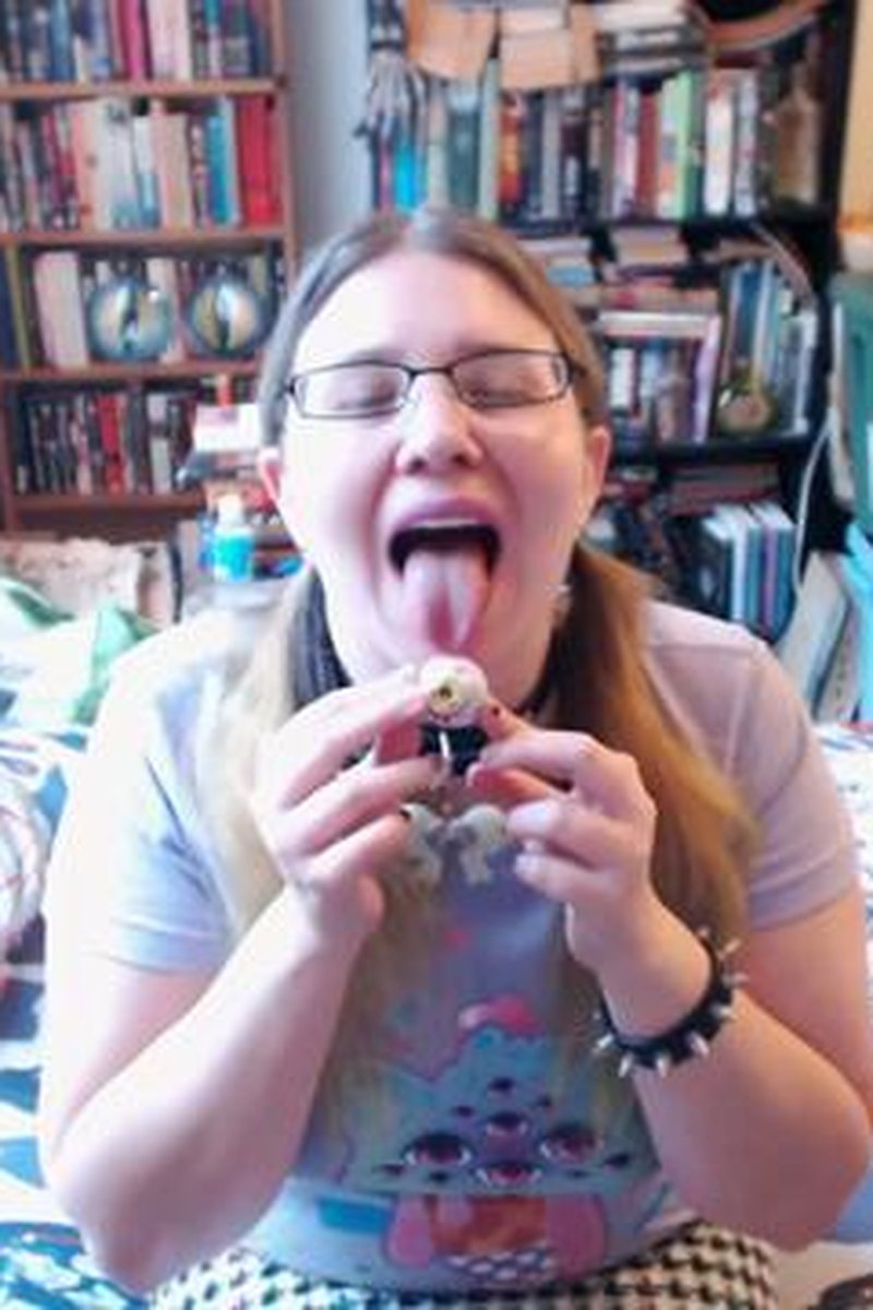 Goblin Eats Candy Eyes - Screenshot 1 of 4 - Curvy