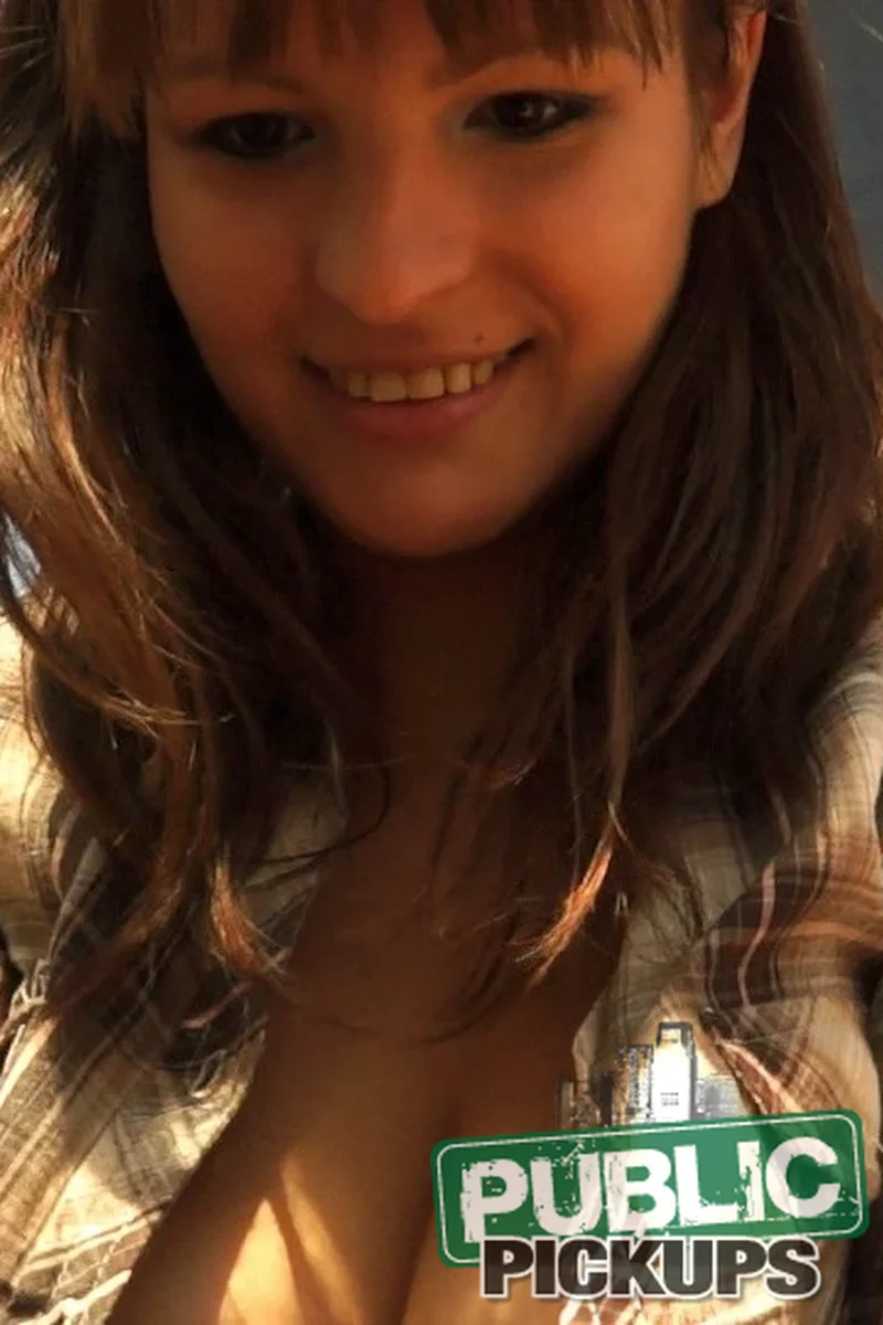 The Perfect View - Screenshot 1 of 4 - Rita Peach