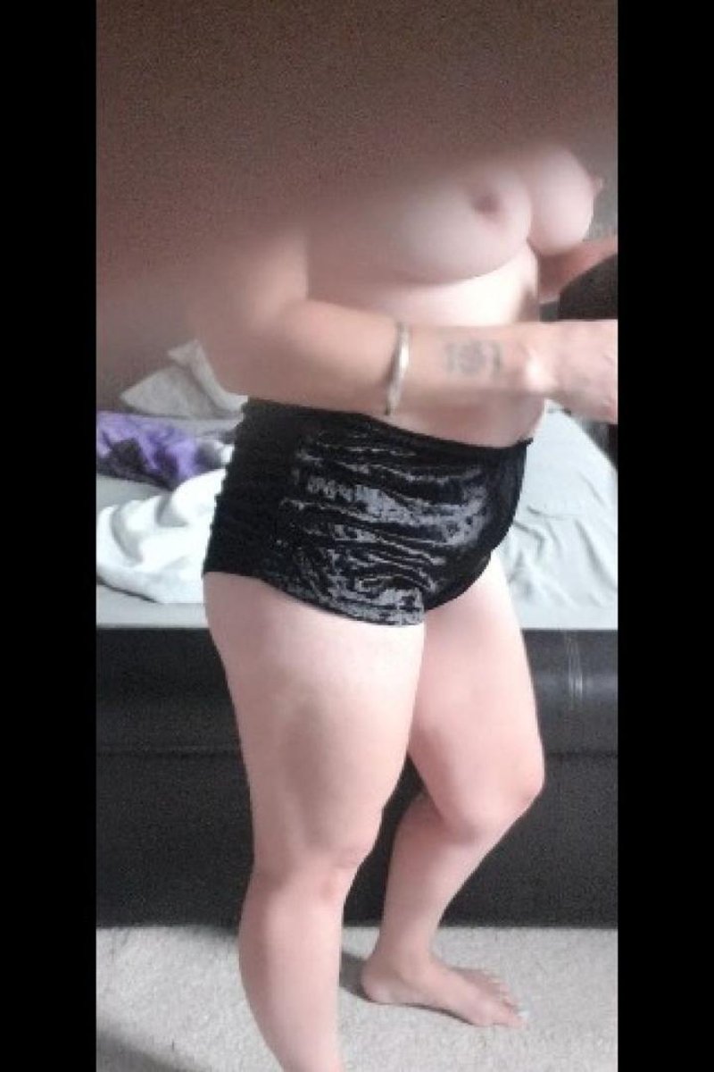 Hidden Camera - Screenshot 1 of 4 - Big Tits
