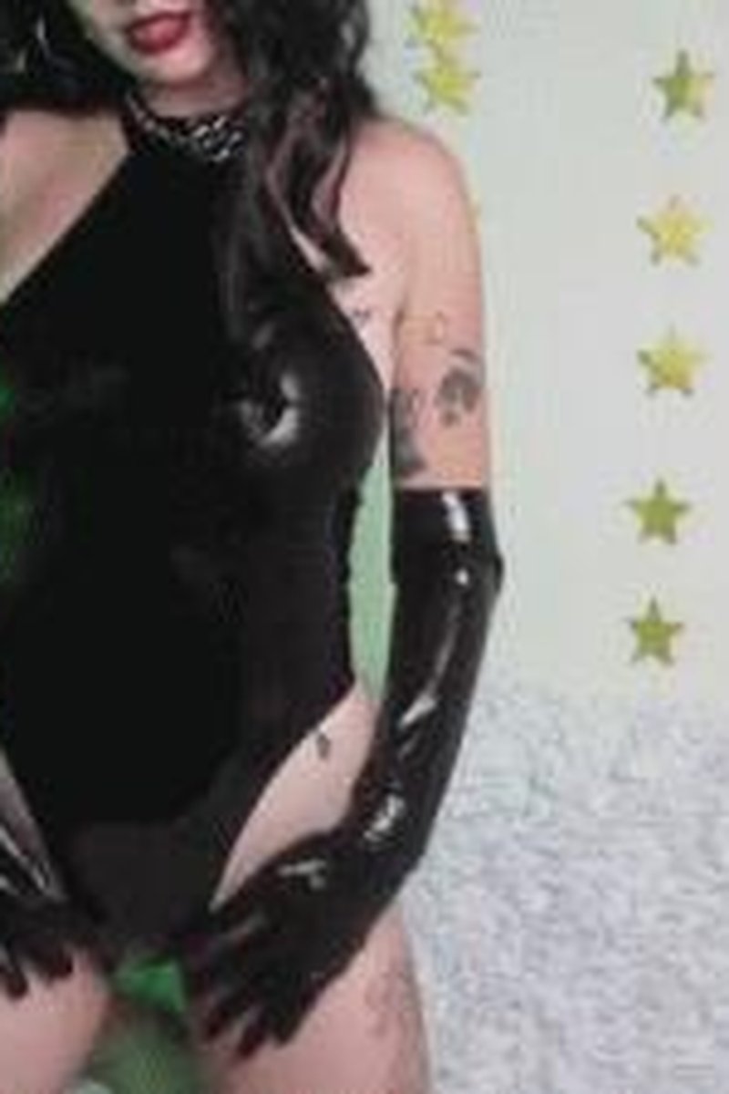 Shiny Outfits Collection - Screenshot 1 of 4 - Armpit Fetish