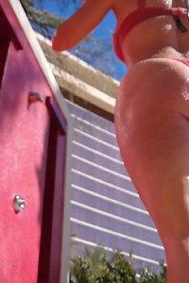 Pool Pleaser - Screenshot 1 of 4 - Lingerie