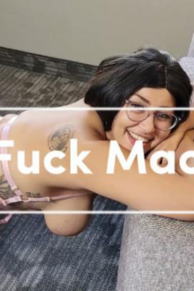 BJ + Fuck Machine Splitscreen - Screenshot 1 of 4 - Blowjob