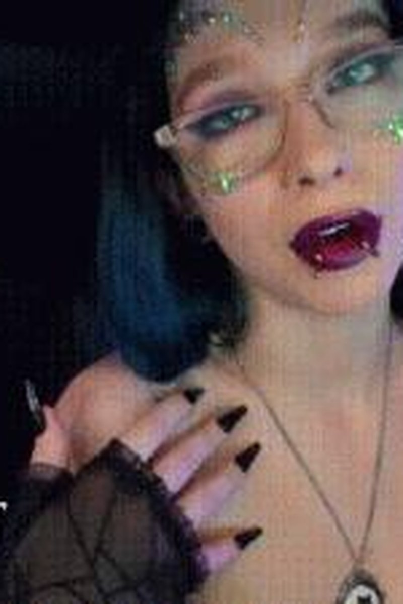 Witches' Collarbone - Screenshot 1 of 4 - Body Worship