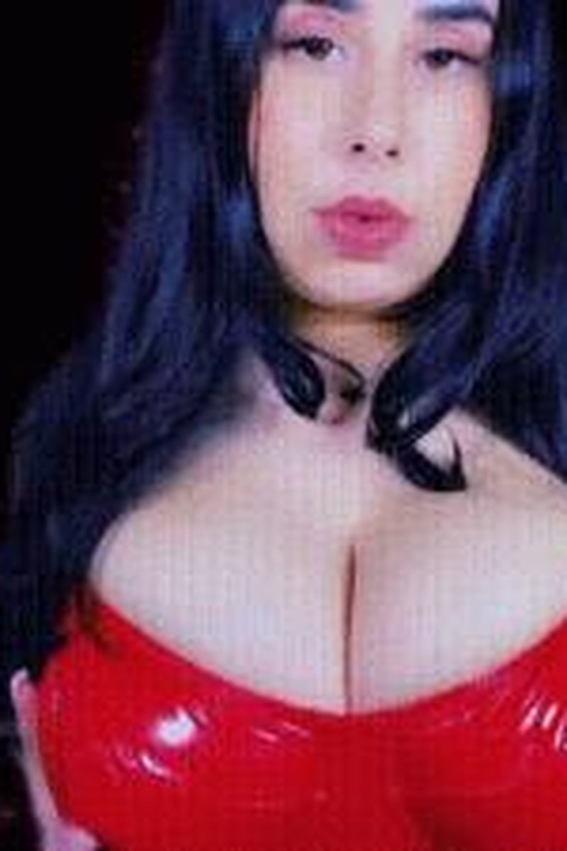 Pleasure Puppet (Topless) - Screenshot 1 of 4 - Big Tits
