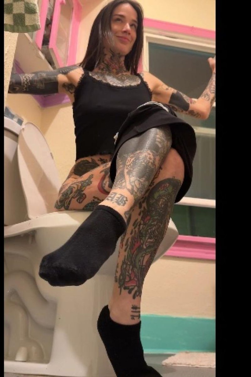 Custom Pee Compilation - Screenshot 1 of 4 - Fetish