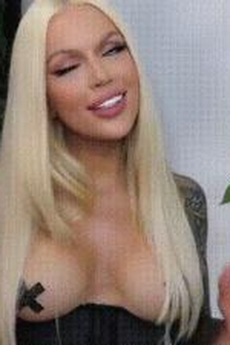 Rip-Off Addict - Screenshot 1 of 4 - Big Tits