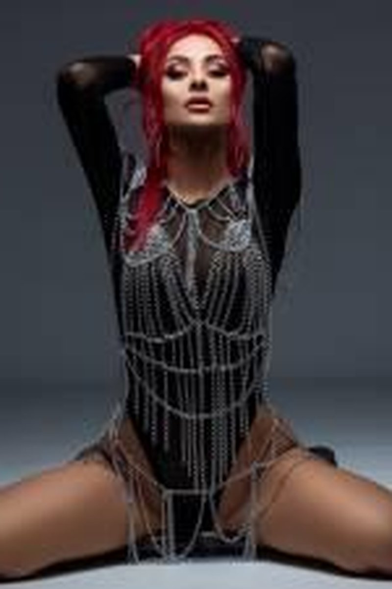 Chains - Screenshot 1 of 4 - Light Teasing