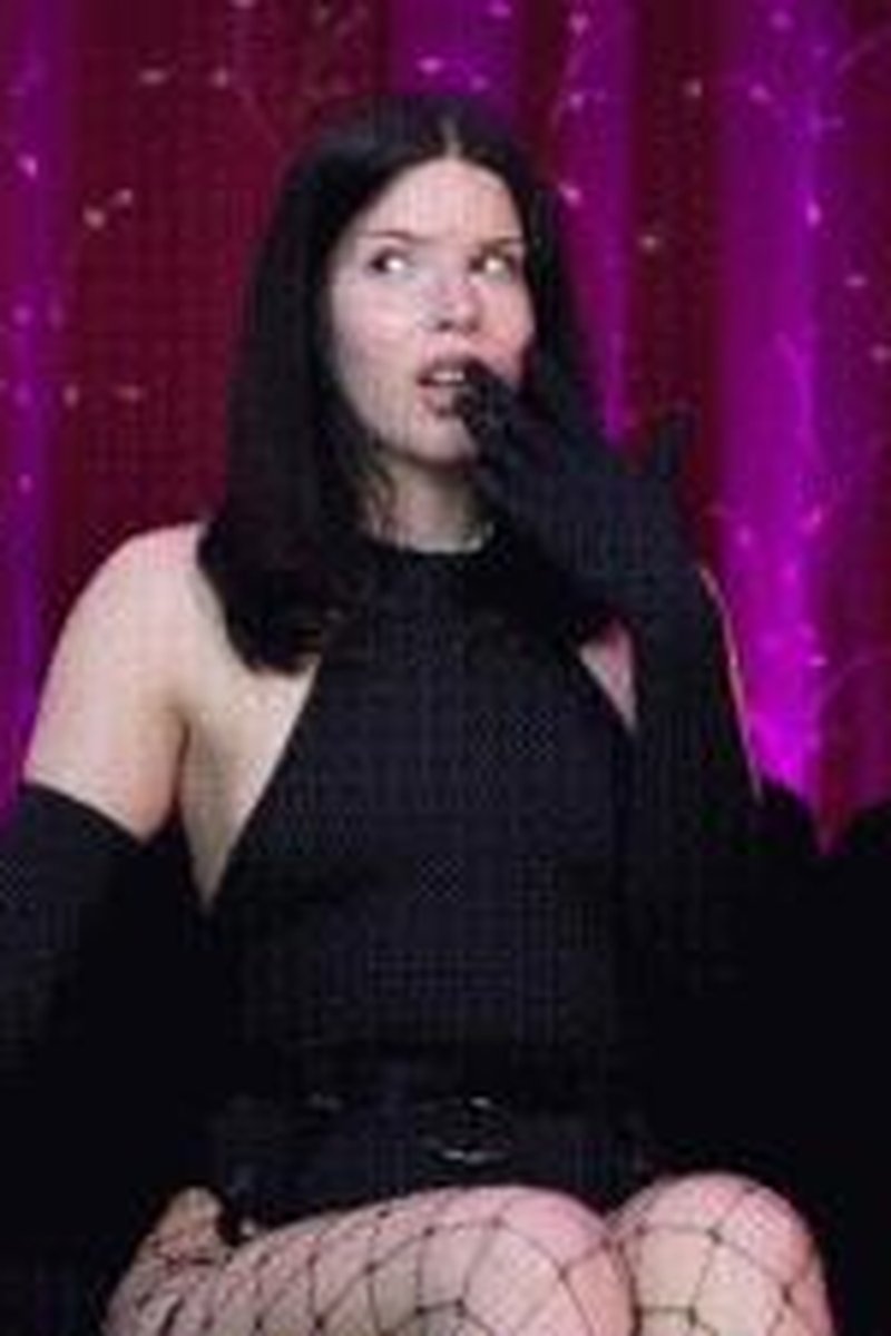 Blackmail Brat - Screenshot 1 of 4 - Ass Worship