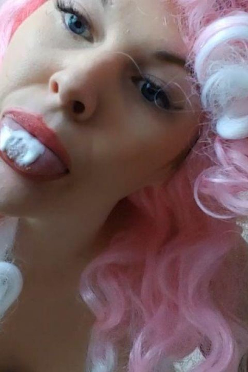 Mrs Claus Christmas Cookies - Screenshot 1 of 4 - Cosplay