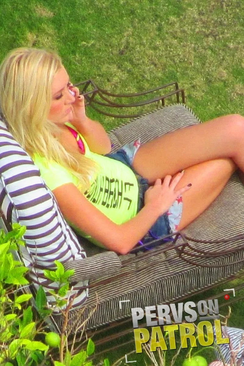 Spring Break Spying - Screenshot 1 of 4 - Roxxi Silver