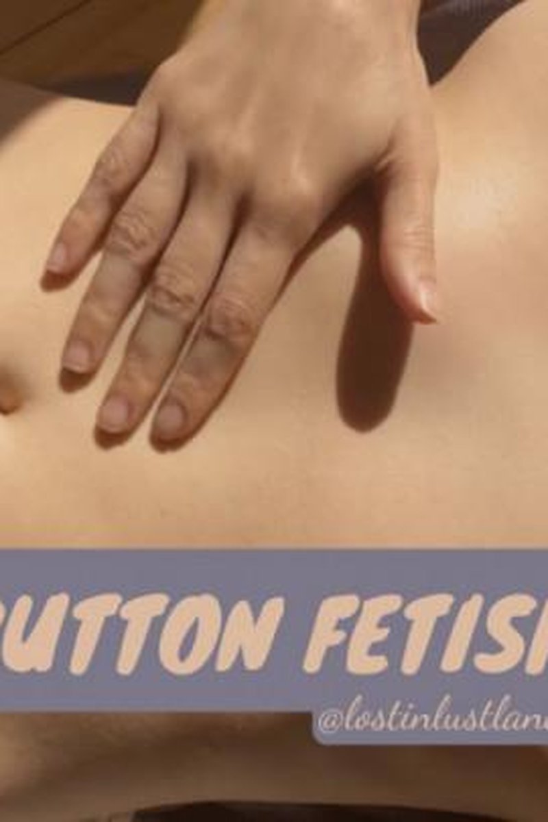 Belly Button Play - Screenshot 1 of 4 - Belly Fetish