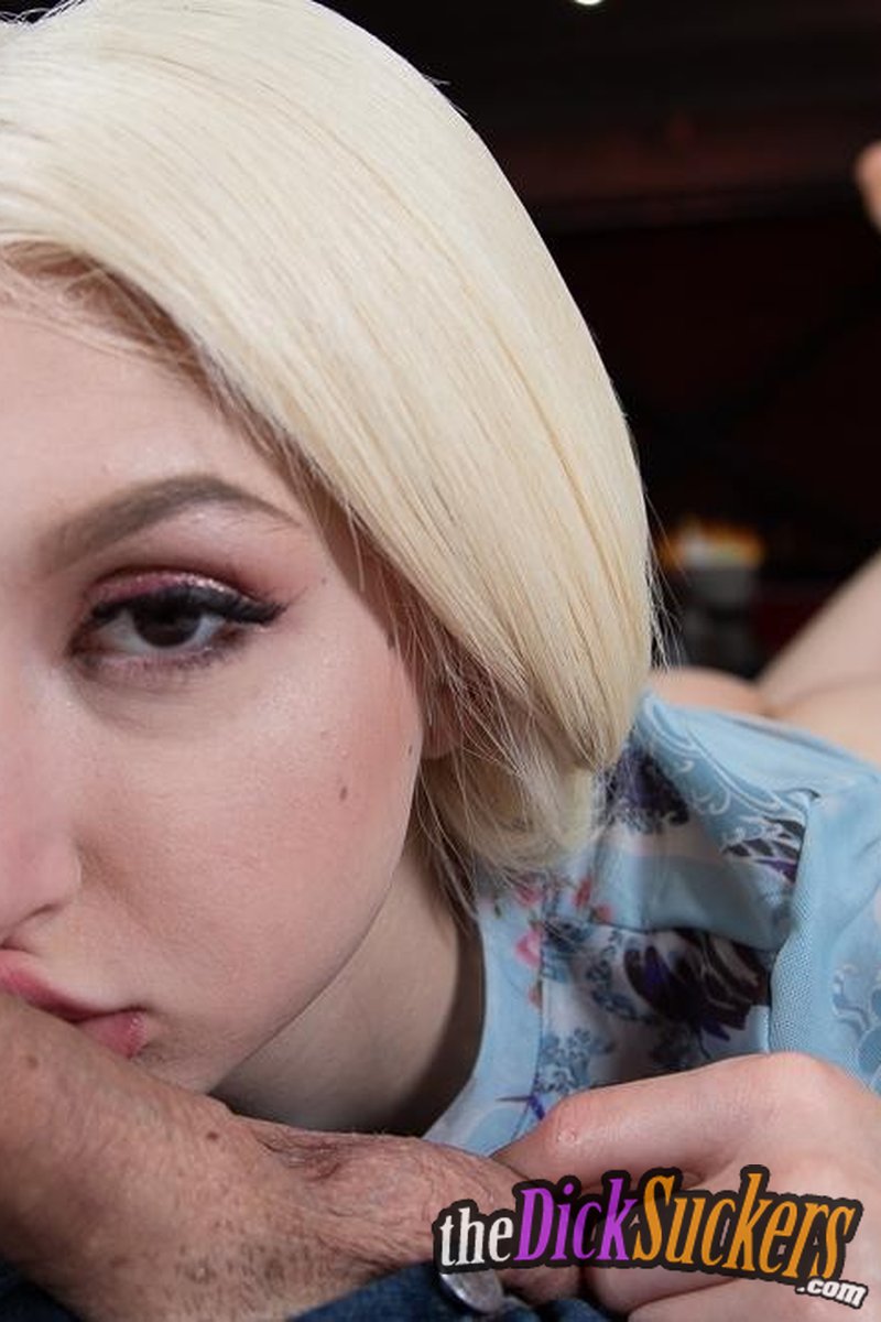 Giving Skull - Screenshot 1 of 4 - Blond Hair