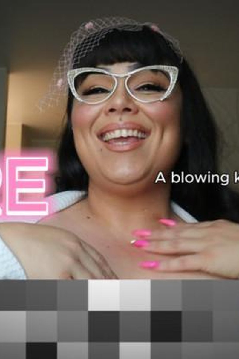 More 4k - Screenshot 1 of 4 - Breast Play