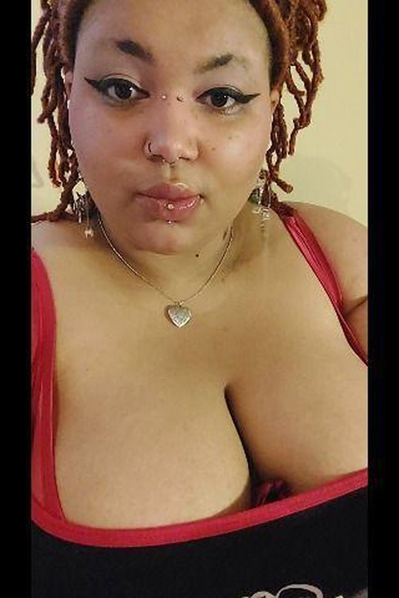 ASMR Oil Massage - Screenshot 1 of 4 - BBW