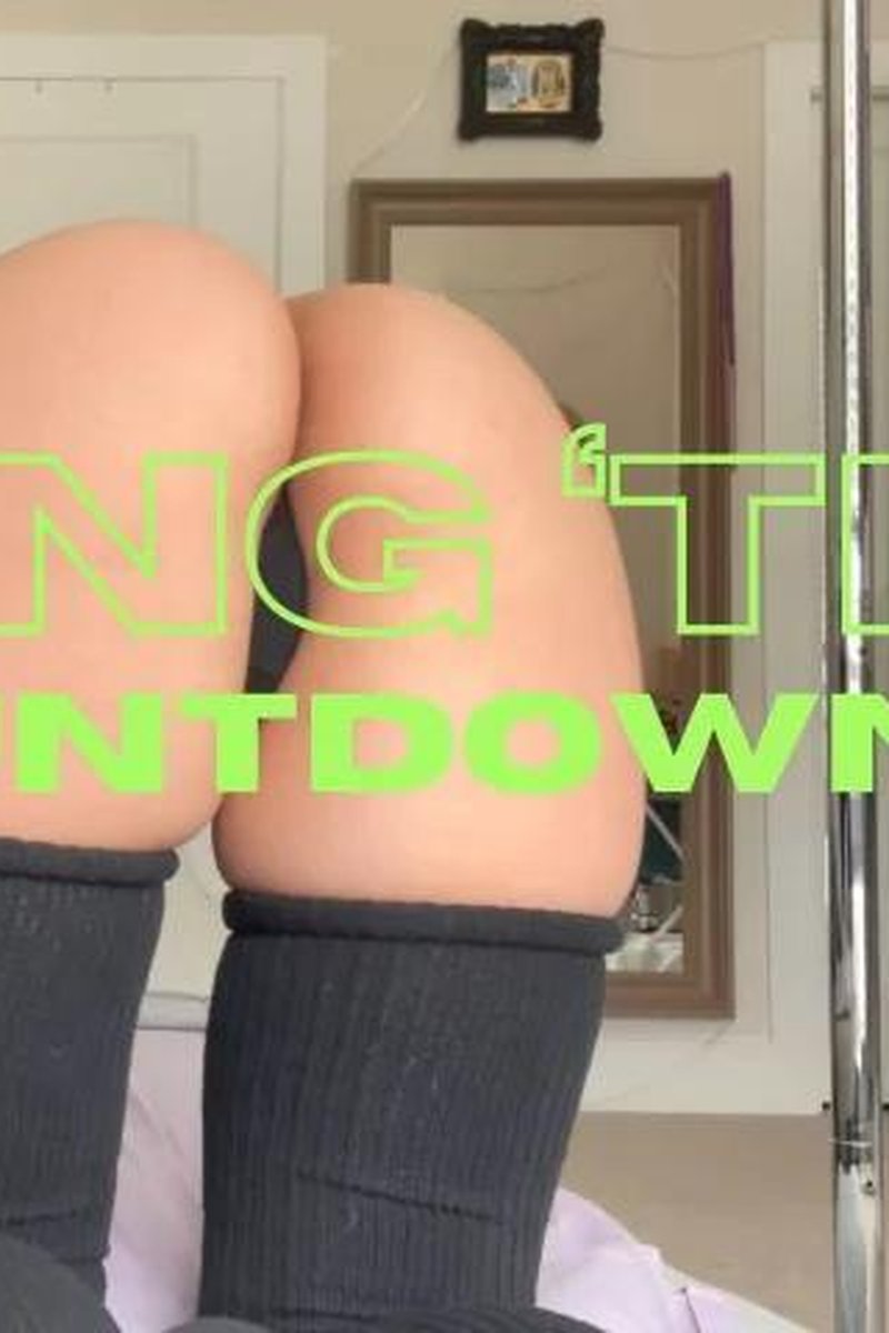 Teasing Cum Countdown - Screenshot 1 of 4 - Molly Maeve