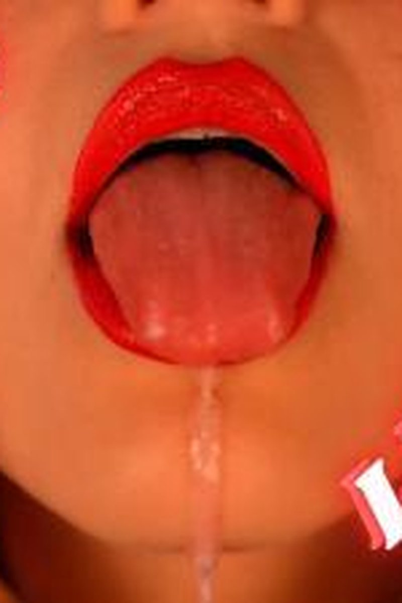 Red Lips Obsession (4K) - Screenshot 1 of 4 - Body Worship