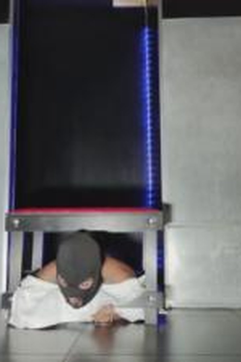Human Shoe Cleaner - Screenshot 1 of 4 - Domination