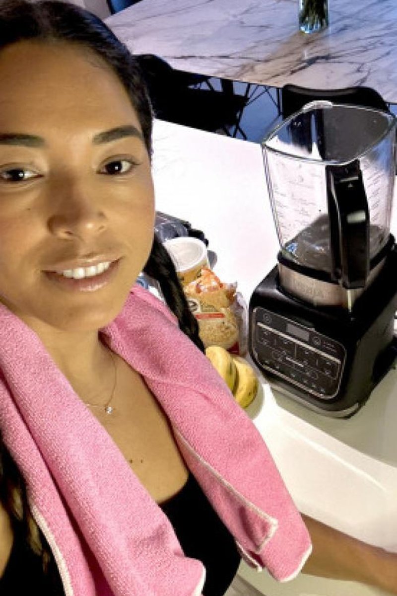 Kitchen Self Play - Screenshot 1 of 4 - Babes